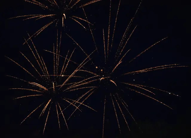 Das große Feuerwerk am Sonntag wurde von den Besuchern bewundert | Foto: Axel-Holger Haase