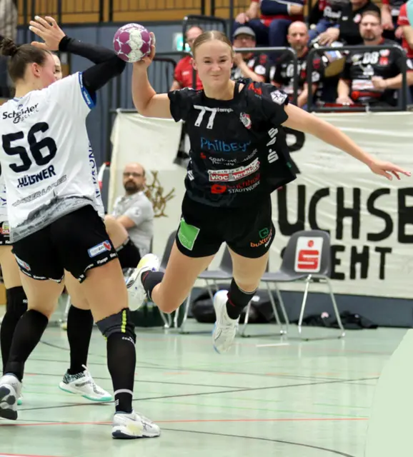 Nantke Ackmann beim Sprungwurf | Foto: cc