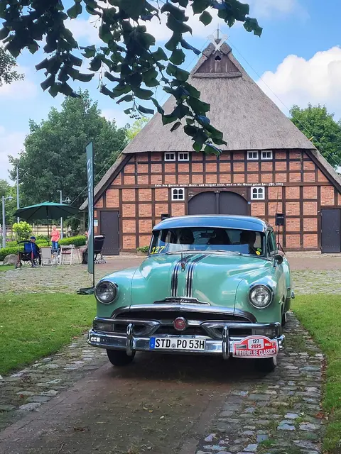 Bekannt für sein elegantes Design mit abgerundeten Karosserielinien und prominenten Chromakzenten: der Pontiac Chieftain | Foto: wd