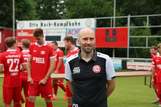 Der neue Cheftrainer beim TSV Buchholz 08: Christoph Behrens (42) | Foto: cc
