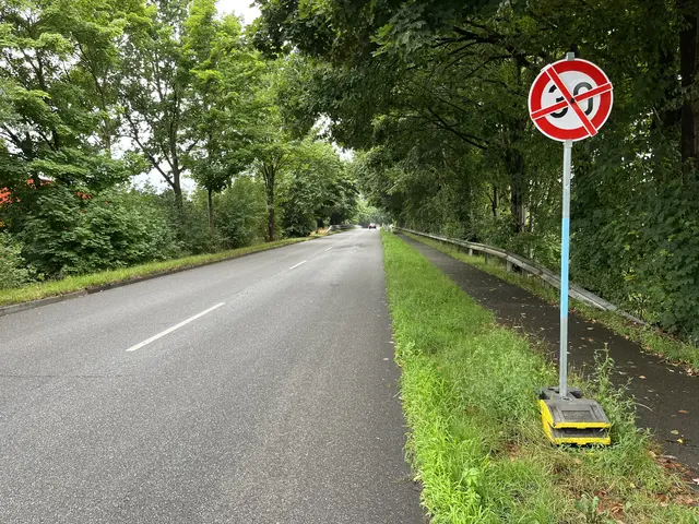 Die temporäre Geschwindigkeitsreduzierung auf der Karoxbosteler Chaussee wurde aktuell aufgehoben | Foto: sra