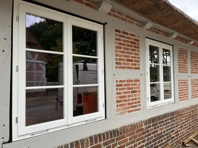 Die künftige Gaststätte, die bereits früher an diesem Ort betrieben wurde, hat im Zuge der Sanierung neue Fenster erhalten | Foto: sra