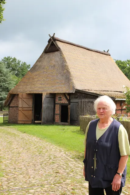 „Der Schafstall gehört einfach dazu“, sagt Irene Steinmetz-Albers | Foto: Landkreis Harburg