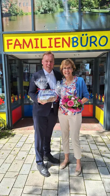 Bürgermeister André Wiese verabschiedete Ulrike Tschirner
in den Ruhestand | Foto: Stadt Winsen