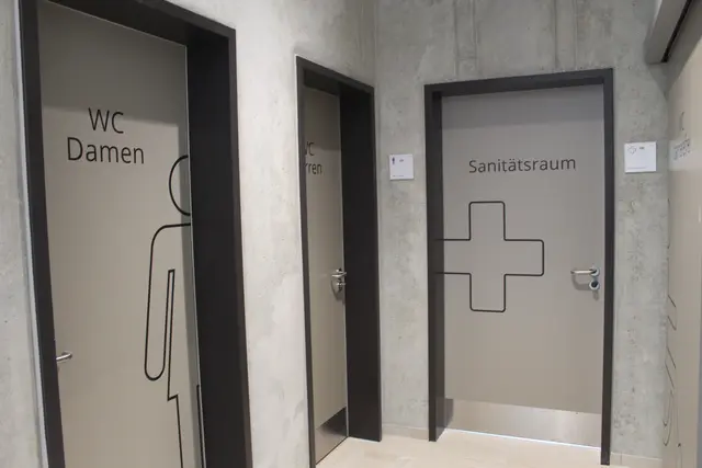 Im Notfall kann ein RTW den Sanitätsraum direkt anfahren | Foto: pm