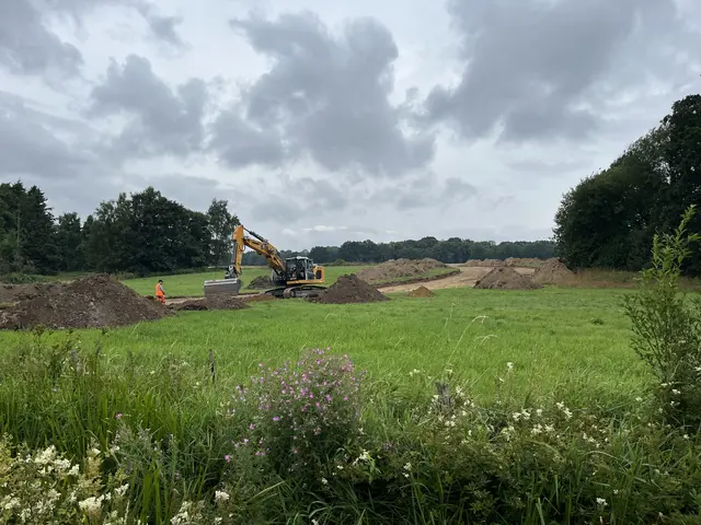 Die vorbereitenden Maßnahmen zur Erschließung des neuen Wohngebiets in Hittfeld haben begonnen | Foto: sra