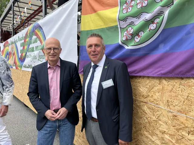 Gespräch unter Bürgermeistern: Peter Tschentscher (li.) und Timo Gerke | Foto: SG Lühe