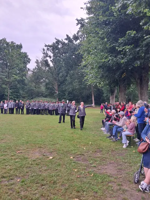 Die scheidende Damenkönigin verabschiedet sich | Foto: Anika Werner
