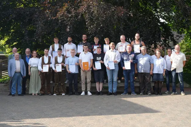 Die stolzen Absolventen | Foto: www.moin-handwerk.de