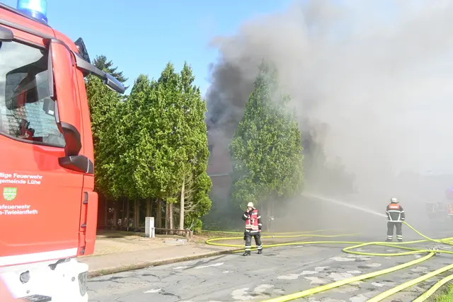Löscharbeiten | Foto: Polizei