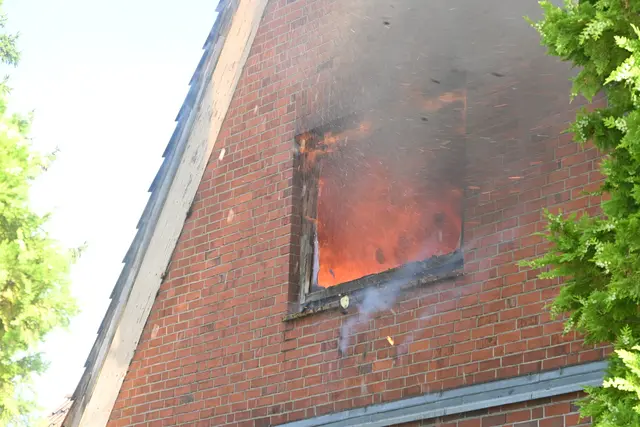 Feuerschein im Dachgeschoss | Foto: Polizei