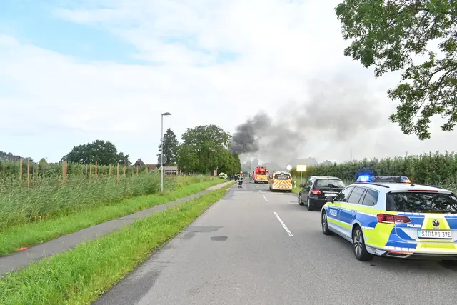 Der Rauch war schon von Weitem zu sehen | Foto: Polizei