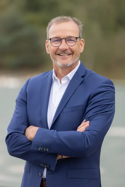Hans-Georg Preuß, Geschäftsführer der Stadtwerke Winsen, im Kurzinterview zum Naturbad Winsen | Foto: Michael Bogumil