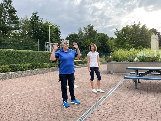 Anke Wahne (re.), Sachgebietsleiterin für Bäder- und Seenverwaltung in der Gemeinde Seevetal, ließ es sich nicht nehmen, an der Danksagung teilzunehmen | Foto: sra