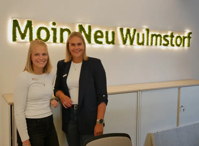 „Moin Neu Wulmstorf“ – die Finanzberaterinnen Angelina Fitschen (li.) und Evelyn Schulz freuen sich auf Ihre Kunden im neuen Beratungscenter  | Foto: Sparkasse