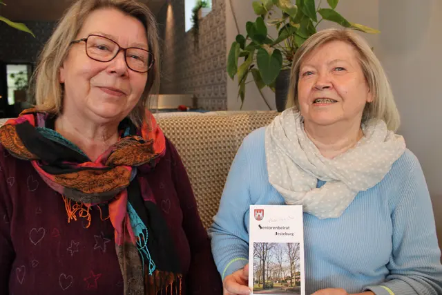 Heidi Peters (re.) leitet seit 2023 den Seniorenbeirat zusammen mit ihrer Schwester Monika Partsch | Foto: pöp