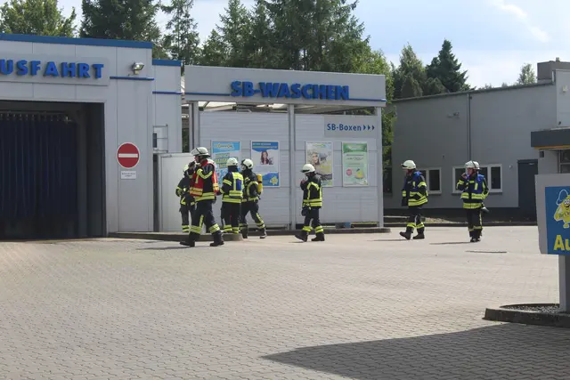 In der SB-Waschanlage an der Maurerstraße hat es am Freitagnachmittag gebrannt | Foto: pm