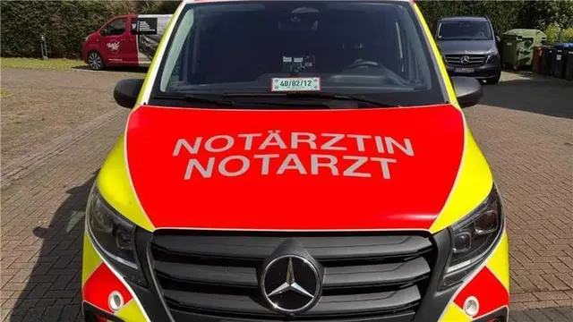 Die Einsatzfahrzeuge sind inzwischen neu beklebt | Foto: DRK