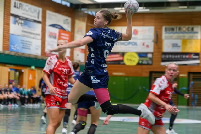  Lilli Frey im Wurf aufs Tor | Foto:  Jürgen Wittholt