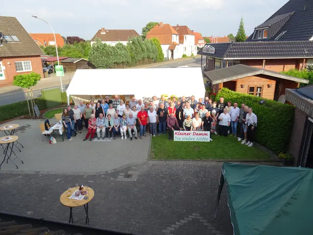 Die Anwohnerinnen und Anwohner vom Kleinen Damm | Foto: Norbert Bruegge