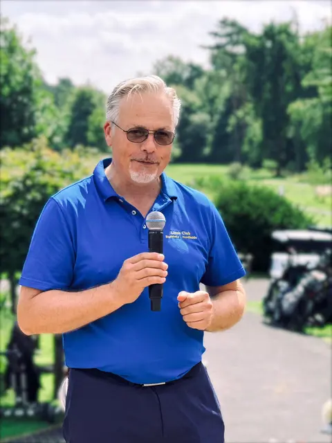 Der amtierende Lions-Präsident Lars Hagemeier bei der Begrüßung der Gäste | Foto: Lions Club Buchholz-Nordheide