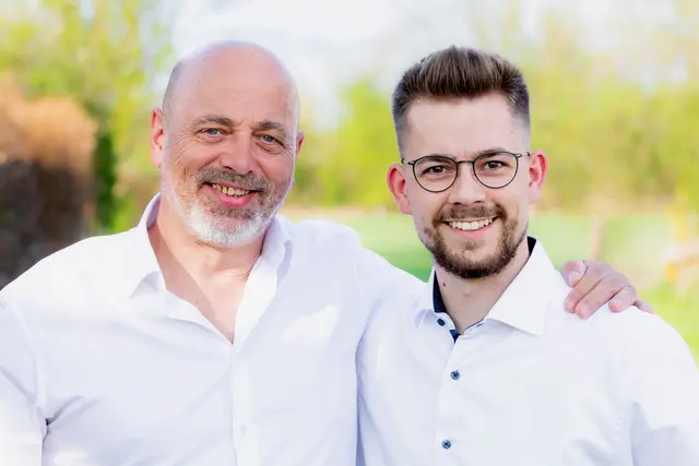 Arne Hoyer (li.) und Veit Schrötke haben ein zukunftsorientiertes Unternehmen gegründet | Foto: Hoyer Schrötke Elektrotechnik GmbH 