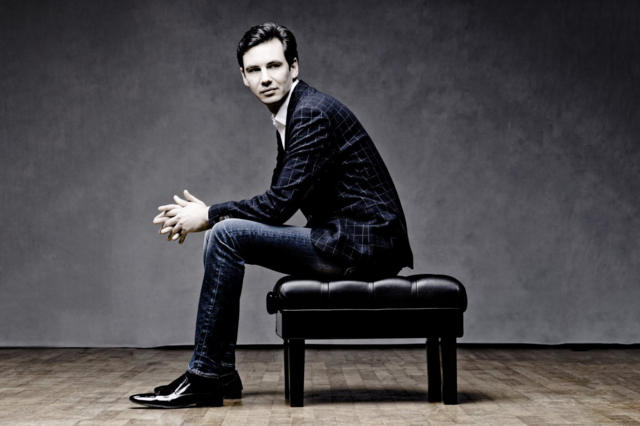 Wurde schon als "der bessere Lang Lang" gehandelt: Martin Stadtfeld | Foto: Marco Borggreve