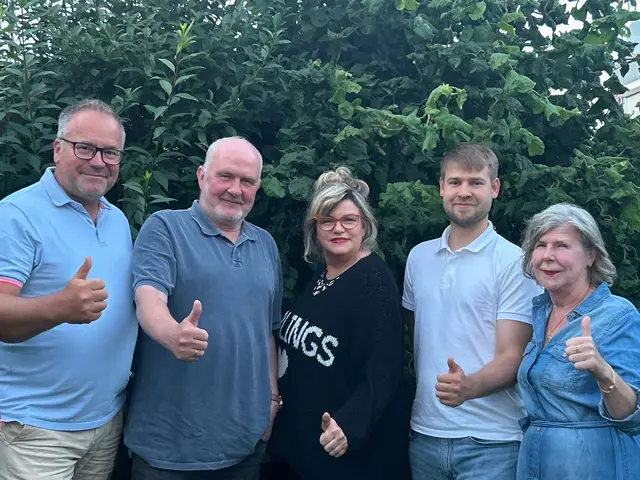 Mitglieder der neuen Gruppe CDU/SPD im Ortsrat Meckelfeld/Klein-Moor: Marco Walczak (v.li., CDU), Peter Langenbeck (CDU), Manuela Bunde (SPD), Maik Sauck (SPD), Aleksandra Matull (SPD) | Foto: CDU/SPD Gruppe Ortsrat Meckelfeld