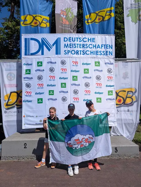 Lieke Eickstädt (v. li), Alexia Kohlhof, Iryna Kochkina | Foto: SV Altkloster 