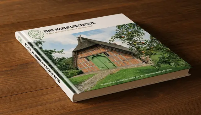 Über 200 Seiten voller Erinnerungen und Geschichten: Eine Wahre Geschichte“ wird am Freitag und Samstag, 29. und 30. August im Museumsdorf vorgestellt und auch zum Verkauf angeboten | Foto: BHB e.V.