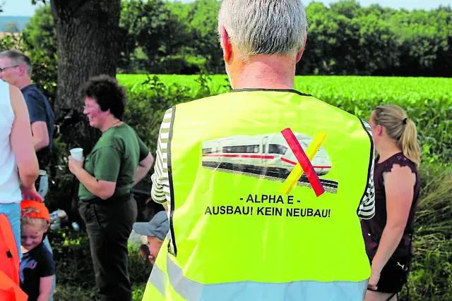"Ausbau! Kein Neubau!": Darin sind sich die Trassengegner einig | Foto: Bernard Wegner
