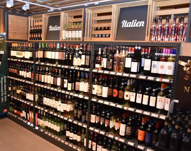 Die internationale und deutsche Weinauswahl ist riesig | Foto: Axel-Holger Haase