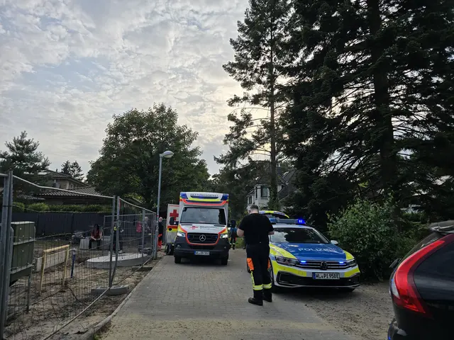 Ein schwerer Arbeitsunfall auf einer Baustelle im Seevetaler Ortsteil Horst endete tödlich | Foto: Feuerwehr Maschen