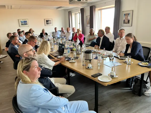 Gesprächsrunde mit Vertretern aus Wirtschaft und Politik | Foto: Daniel Beneke/LK Stade