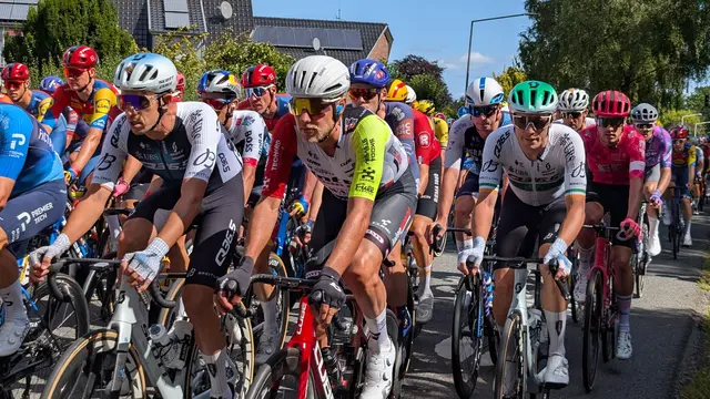 Rory Townsend (2.v.re.) hatte selbst nicht mit dem Sprintsieg gerechnet | Foto: Heike Koch