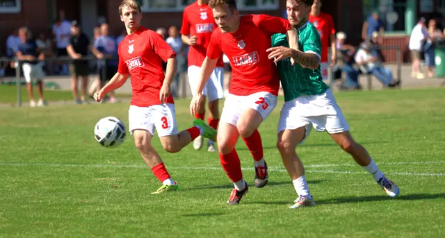 Packende Zweikämpfe in Elstorf | Foto: cc
