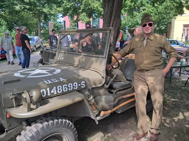Karsten Lucht aus Drage war mit seiner Gruppe Military Jeep vor Ort | Foto: Anika Werner