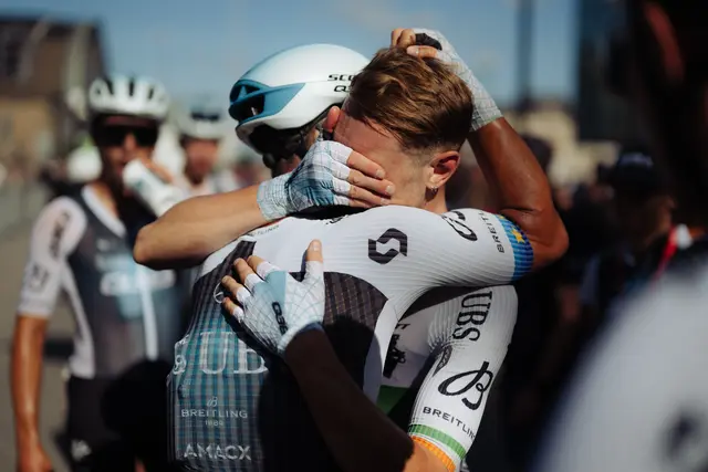 Kann es kaum fassen – Ausreißer Rory Townsend gewinnt überraschend die Cyclassics | Foto: Marcel Hilger