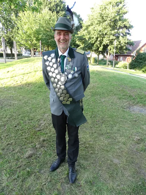 Schützenkönig Nils Raether | Foto: Schützenverein Bützfleth