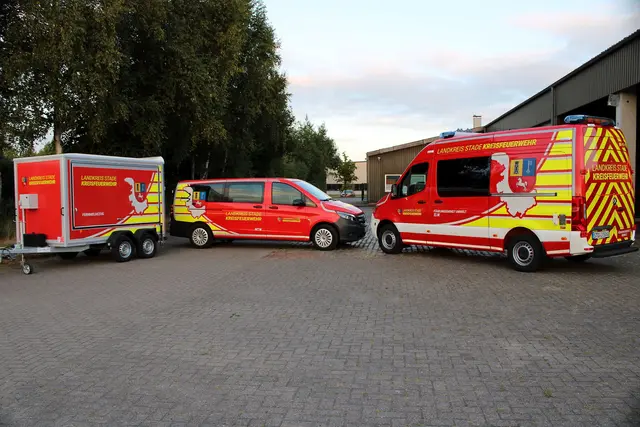 Die drei Neuzugänge im neuen einheitlichen Design der Kreisfeuerwehr Stade | Foto: Stefan Braun, FFW LK Stade