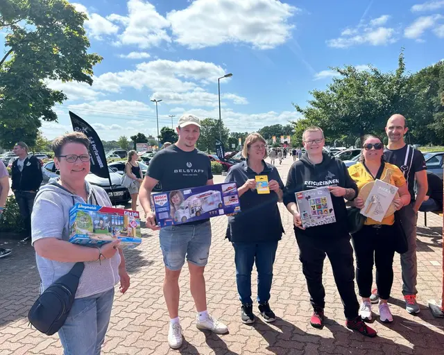 Die Gewinner der Tombola freuten sich über die Preise | Foto: Duddek