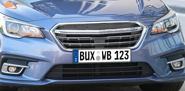Buxtehude möchte ein eigenes Autokennzeichen haben. Die Chancen dafür sind derzeit offenbar nicht besonders groß | Foto: Adobe Stock/bilanol; jd