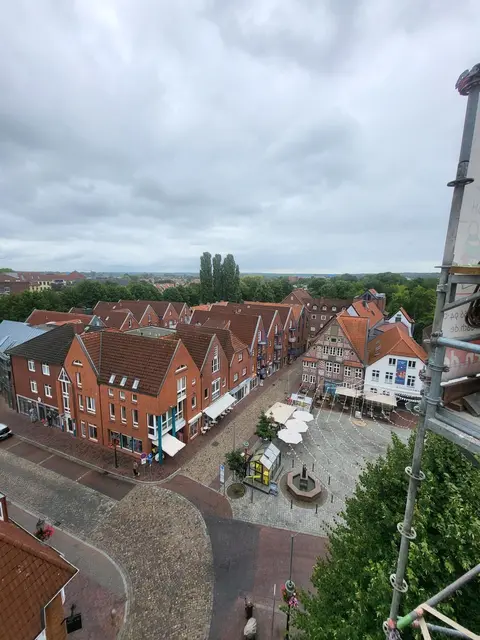 Blick auf Rathausplatz, Museum und Stavenort