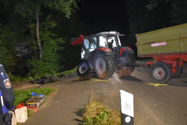Die Unfallstelle auf der Landesstraße 111 in Drochtersen (Ritscher Straße)  | Foto: Polizei