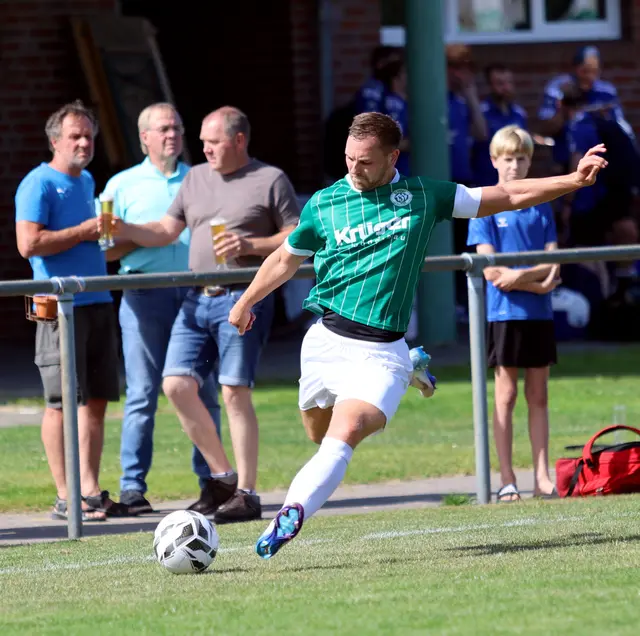 Elstorfs Kapitän Dustin Jahn erhöhte auf 3:0 (53. Minute) | Foto: cc