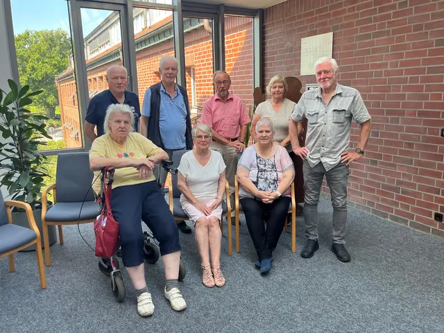 Der neue Vorstand mit (hi. v. li.) Hartmut Heußner, Uwe Stücken, Bruno Bohn, Evelyn Offenborn, Burkhard Taige und (vorne v. li.) Regina Lehmann, Maud Riebschläger und Renate Theel | Foto: Samtgemeinde Harsefeld