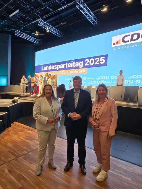 Melanie Reinecke MdL (v. li.), Enak Ferlemann – Bezirksvorsitzender CDU Elbe-Weser, Birgit Butter MdL – Geschäftsführerin CDU Elbe-Weser | Foto: CDU