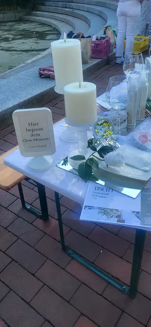 Die Tische waren weiß dekoriert | Foto: André Welle