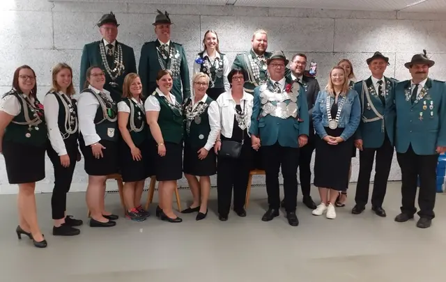 Das sind die neuen Würdenträger in Jork-Borstel | Foto: Brigitte Scheibe