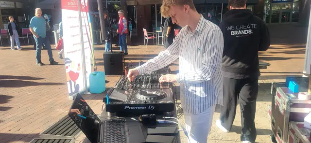 Der DJ sorgte für entsprechende musikalische Untermalung | Foto: André Welle